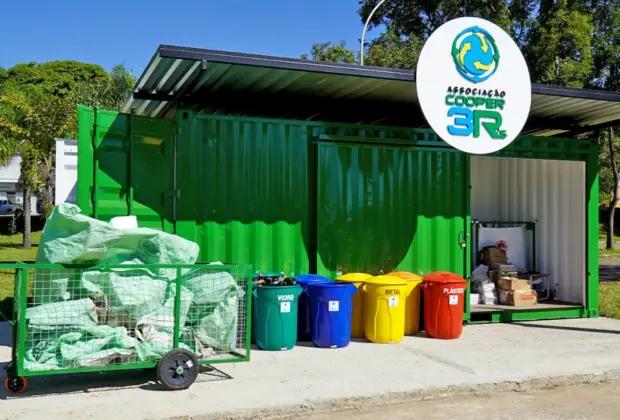 Conscientização: container para o descarte de materiais recicláveis é de entrega voluntária assistida
