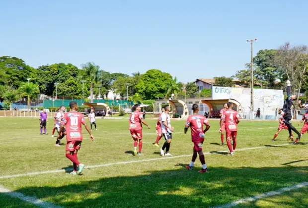 Abertura do 26º Campeonato Futebol da 1ª Divisão 2024 tem goleadas e 32 gols marcados