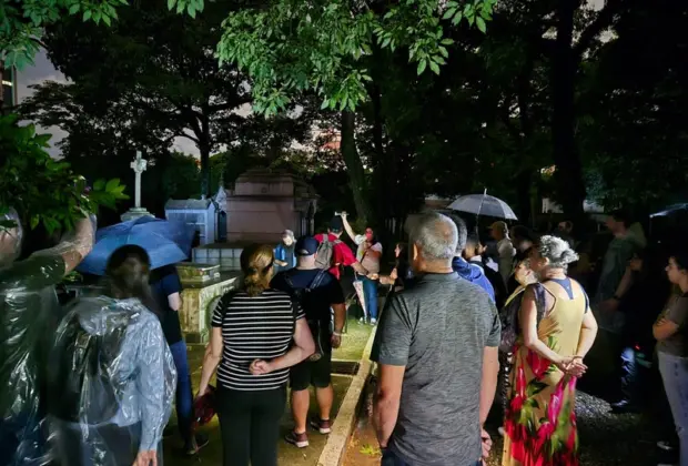 Arte tumular: passeio noturno no Cemitério da Consolação abordará os escultores Antelo Del Debbio e Eugênio Prati