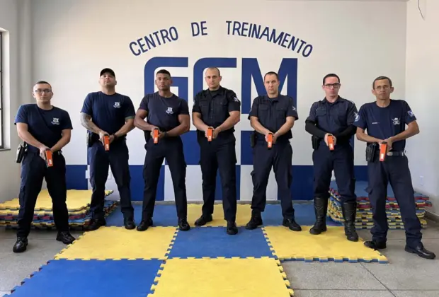 Guardas Municipais participam de treinamento para uso de tasers sparks