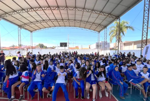 Na semana de Meio Ambiente, Renovias conscientiza 1.800 crianças e adolescentes com espetáculo Água à Vista