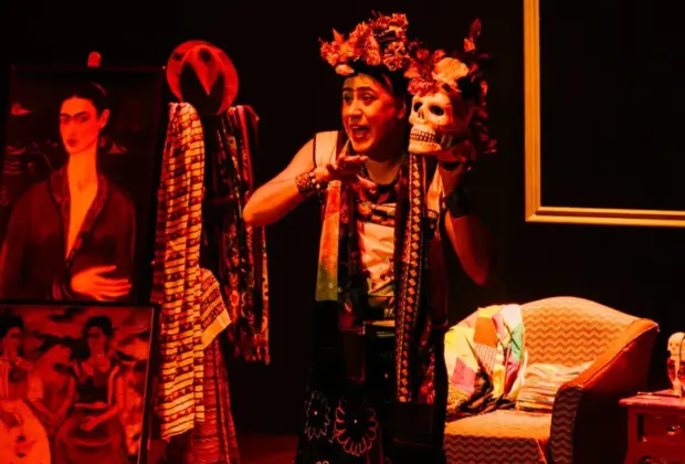 Vidraça Cia. de Teatro celebra 20 anos com espetáculo sobre Frida Kahlo em Monte Alegre do Sul