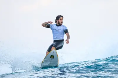 Filipinho avança e Brasil tem seis surfistas nas oitavas