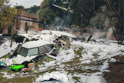 Equipe francesa auxilia na remoção de motores da aeronave da Voepass