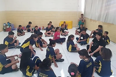 CONTAÇÃO DE HISTÓRIAS PROMOVE EDUCAÇÃO AMBIENTAL PARA ALUNOS DA EMEB ANA ISABEL