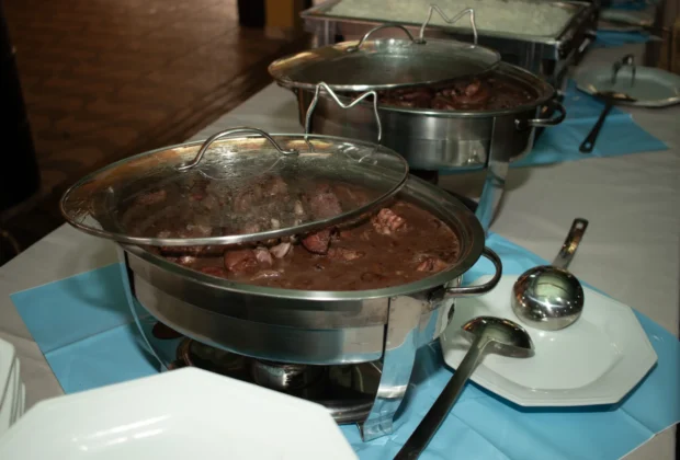 Sucesso de público e sabor: 2ª Feijoada da Nina encanta com música, diversão e gastronomia