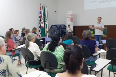 Artesãos de Espírito Santo do Pinhal participam de palestra do Sebrae-SP sobre associativismo