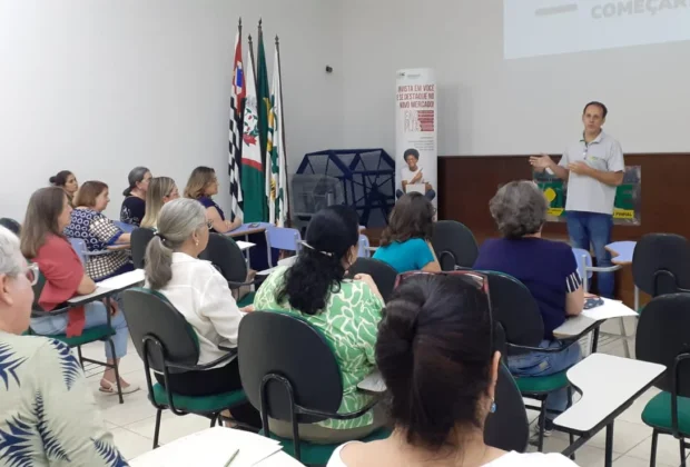 Artesãos de Espírito Santo do Pinhal participam de palestra do Sebrae-SP sobre associativismo