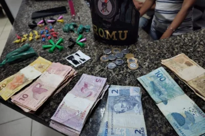 Polícia flagra menor com drogas próximo à creche em Santo Antônio de Posse