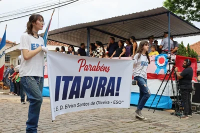 Desfile cívico comemora os 204 anos de Itapira