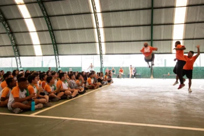 Alunos de Holambra celebram “Semana Move” com atividade de dança na Escola Parque dos Ipês