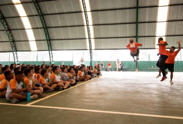 Alunos de Holambra celebram “Semana Move” com atividade de dança na Escola Parque dos Ipês