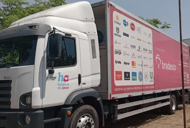 Outubro Rosa: Parque Dom Pedro recebe carreta da mamografia e promove corte de cabelo solidário