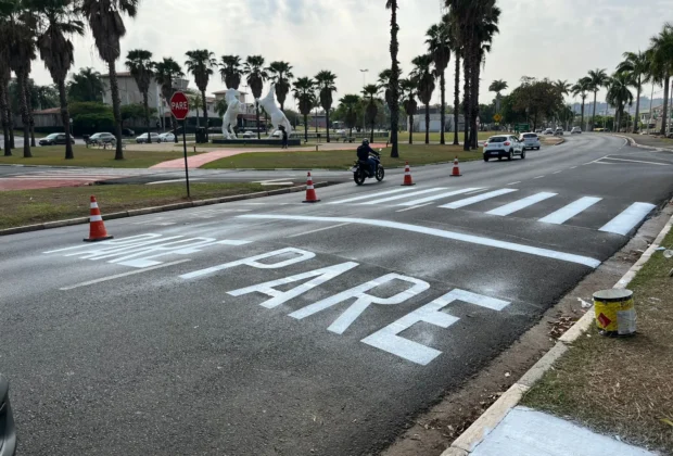 MOBILIDADE URBANA REALIZA SERVIÇOS DE PINTURA DE SINALIZAÇÃO DE SOLO NESTA QUINTA