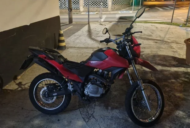 Prisão em Flagrante em Jaguariúna: Motociclista Detido por Embriaguez e Adulteração de Sinais Identificadores de Veículo