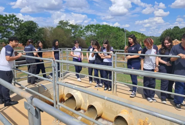 Estudantes do curso de Meio Ambiente da ETEC fazem visita técnica à ETA