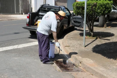 PREFEITURA DE JAGUARIÚNA INTENSIFICA DEDETIZAÇÃO DE BUEIROS NOS BAIRROS DA CIDADE