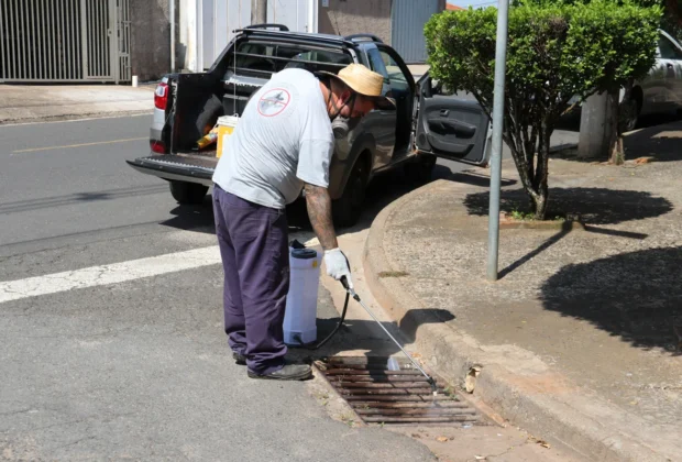 PREFEITURA DE JAGUARIÚNA INTENSIFICA DEDETIZAÇÃO DE BUEIROS NOS BAIRROS DA CIDADE