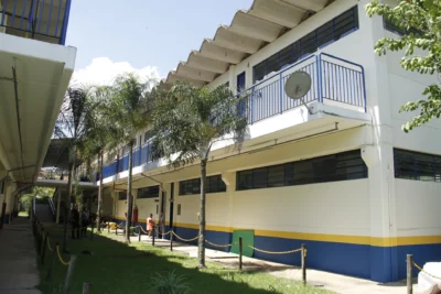 PREFEITURA DE JAGUARIÚNA REALIZA DEDETIZAÇÃO DE TODAS AS ESCOLAS DO MUNICÍPIO