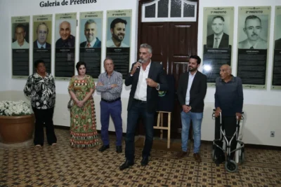 GUSTAVO REIS INAUGURA GALERIA DE PREFEITOS E DOS 70 ANOS DE JAGUARIÚNA NO CENTRO CULTURAL