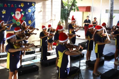 ESTUDANTES MOSTRAM SEU TALENTO COM  APRESENTAÇÃO DO PROJETO ‘VIOLINOS DO FUTURO’