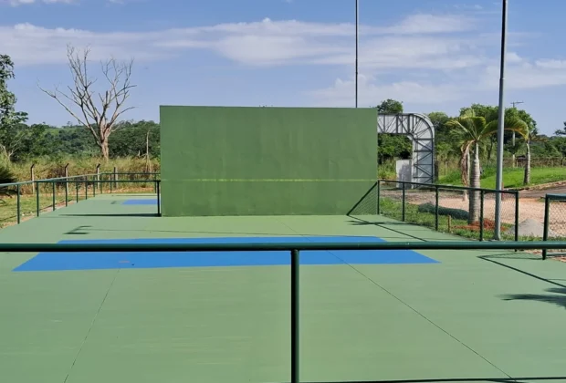 PREFEITURA DE JAGUARIÚNA INAUGURA PRIMEIRA QUADRA DE PICKLEBALL NO COMPLEXO DE TÊNIS