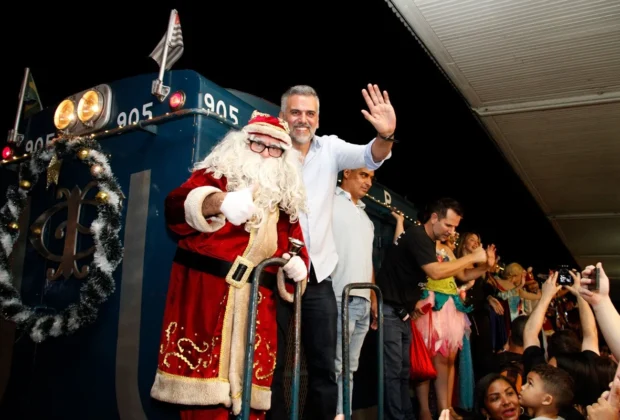 PAPAI NOEL CHEGA HOJE À NOITE EM JAGUARIÚNA; CONFIRA A PROGRAMAÇÃO