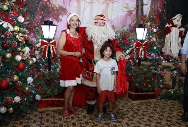 PAPAI NOEL ATENDE NA PRAÇA UMBELINA BUENO E CENTRO CULTURAL NESTE SÁBADO