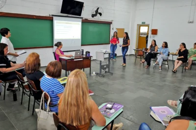 Professores do ensino infantil participam do curso de conclusão do programa de Leitura e Escrita do Governo Federal