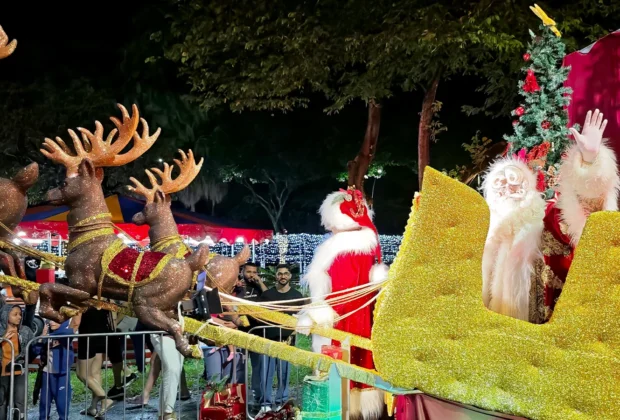 Parada de Natal encanta público no Parque dos Ingás