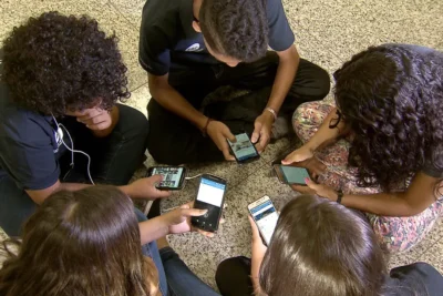 Volta às aulas de 2025 será sem celular nas escolas