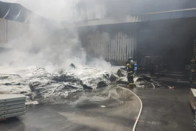 Incêndio de grandes proporções atinge empresa no Distrito Industrial de Mogi Guaçu