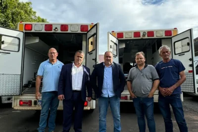 Em 1 mês de mandato, prefeito de Santo Antônio de Posse conquista novas ambulâncias