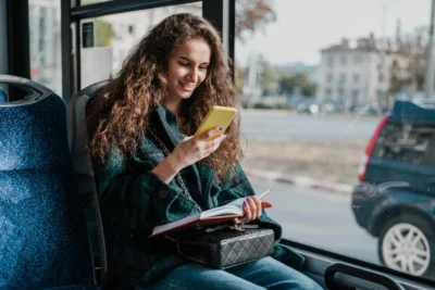 Após 3 anos sem reajuste, Prefeitura dá aumento no reembolso do auxílio-transporte para estudantes