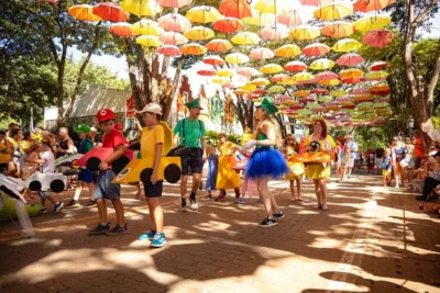 CarnaFlores 2025: Tradição e Alegria Marcam o Carnaval de Holambra