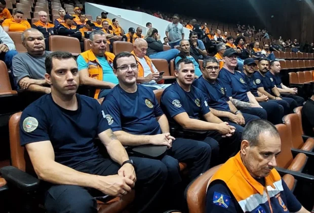 Guardas de Santo Antônio de Posse passam por treinamento contra incêndios