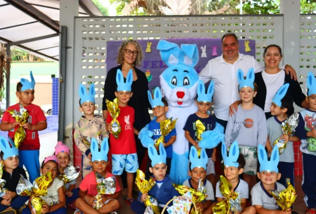 PREFEITURA ENTREGA MAIS DE 5 MIL OVOS DE CHOCOLATE AOS ALUNOS DA REDE MUNICIPAL E APAE
