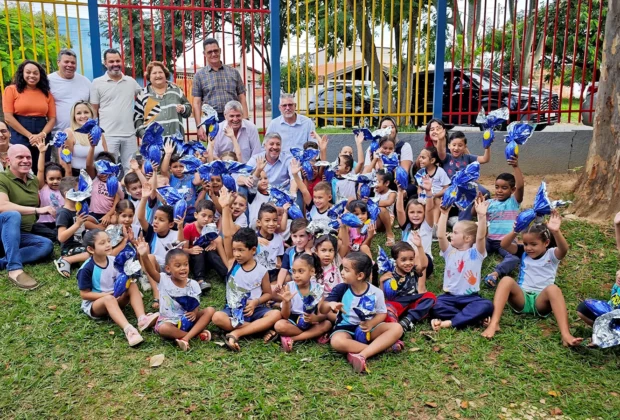 Estudantes da rede municipal de Mogi Guaçu  recebem ovos de Páscoa