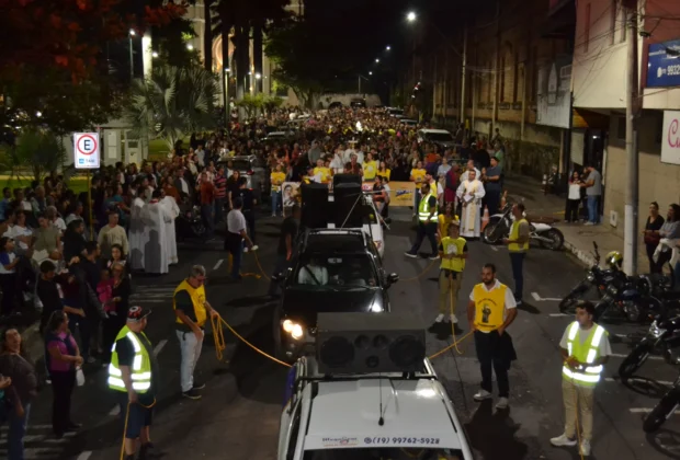 Procissão de Santa Rita reúne milhares em Pedreira