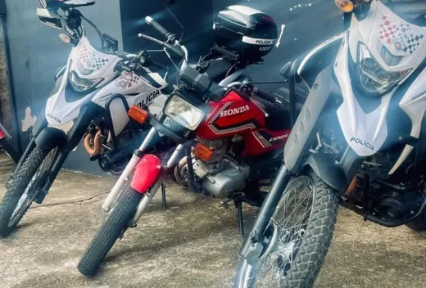 Menor é flagrado conduzindo moto irregular e desacata PMs durante abordagem em Pedreira