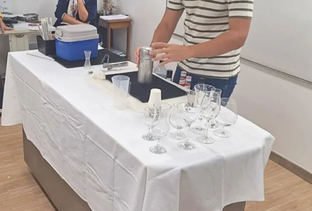Jovens da Fundação CASA de Campinas participam de oficina de Coquetelaria no Senac