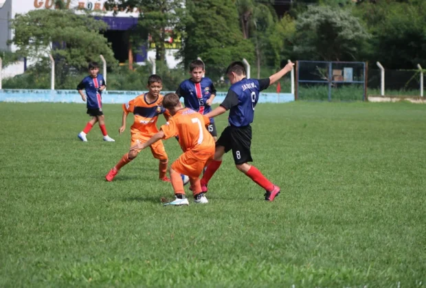 Fim de semana começa com Futsal Adulto na sexta e tem muito mais no sabadão