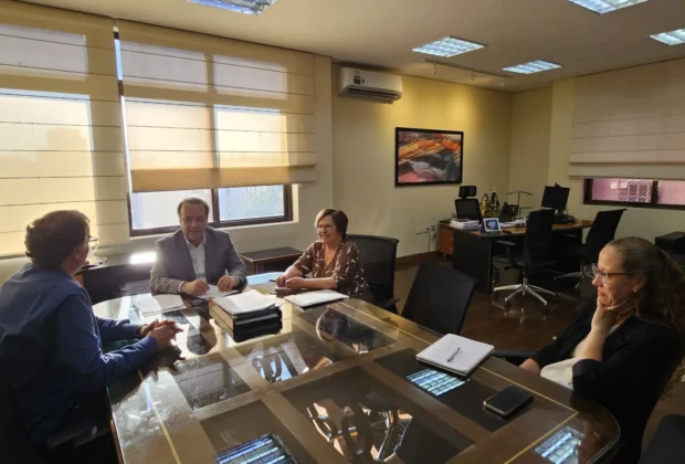 Prefeito Toninho Bellini visita Secretaria Estadual de Saúde e convênio para hemodiálise avança