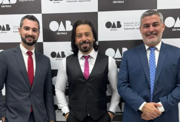Dr. Marcelo Forli Fortuna ministra palestra na OAB Jaguariúna e é homenageado pela entidade