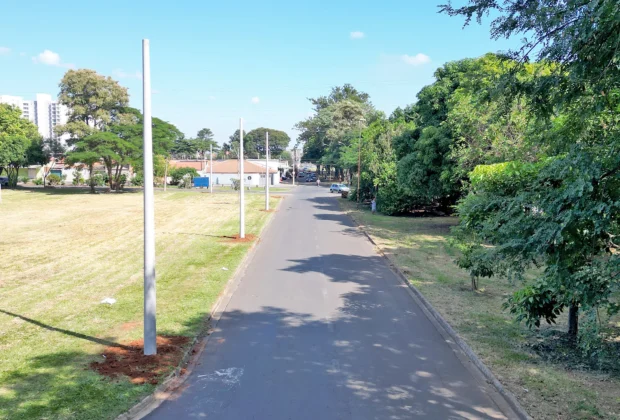 Prefeitura instala 26 novos postes de iluminação em LED no Jardim Esplanada