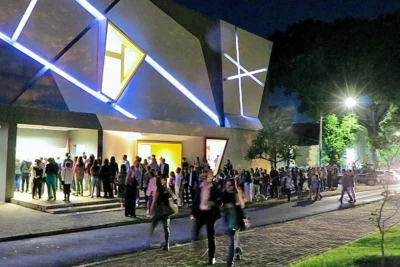 Concerto da Série Carlos Gomes traz violão e brasilidade ao palco do Teatro Castro Mendes
