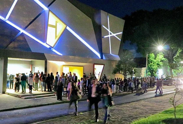 Concerto da Série Carlos Gomes traz violão e brasilidade ao palco do Teatro Castro Mendes