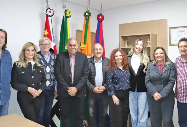 Holambra discute parceria cultural e econômica com comitiva de Curaçao