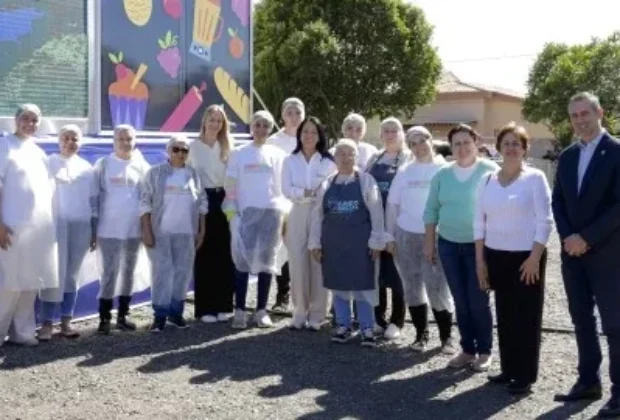 Cristiane Freitas visita Holambra e acompanha curso de capacitação
