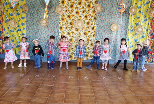 FESTA JUNINA ANIMA ESCOLAS MUNICIPAIS DE JAGUARIÚNA NESTE SÁBADO